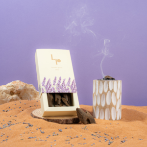 دليلك لتتعرف علي الفرق بين العود والبخور وطريقه الاستخدام 