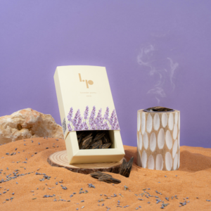 دليلك لتتعرف علي الفرق بين العود والبخور وطريقه الاستخدام 